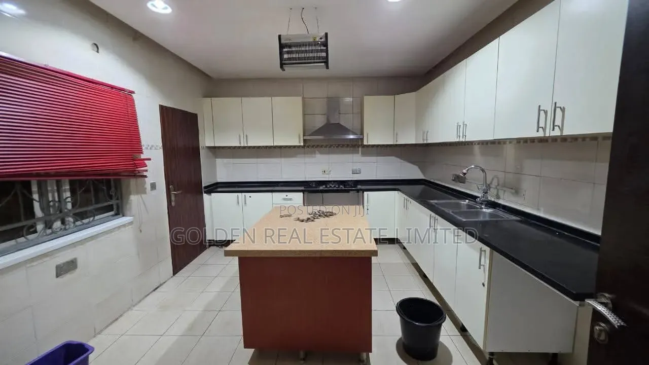 3bdrm Block of Flats in Durumi for rent