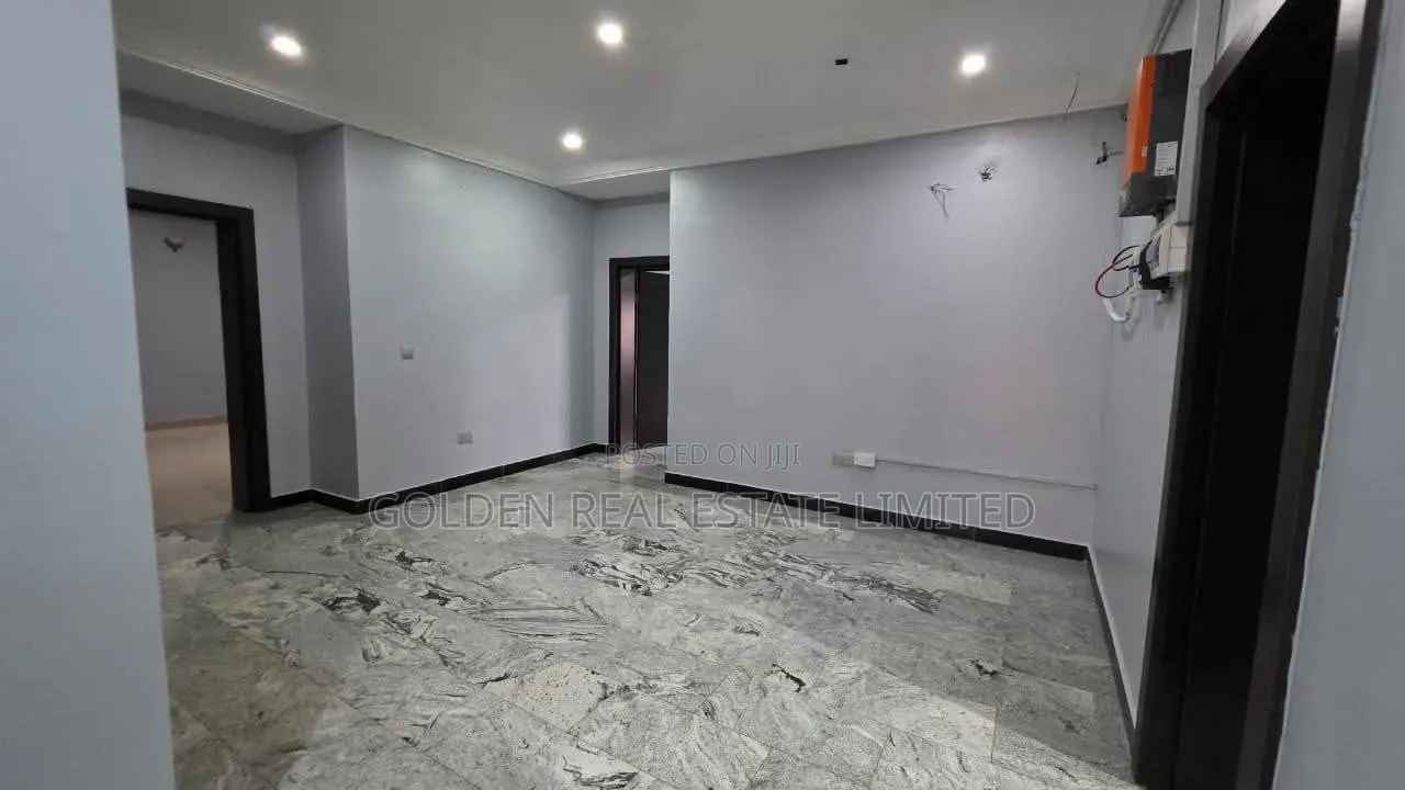 3bdrm Block of Flats in Durumi for rent