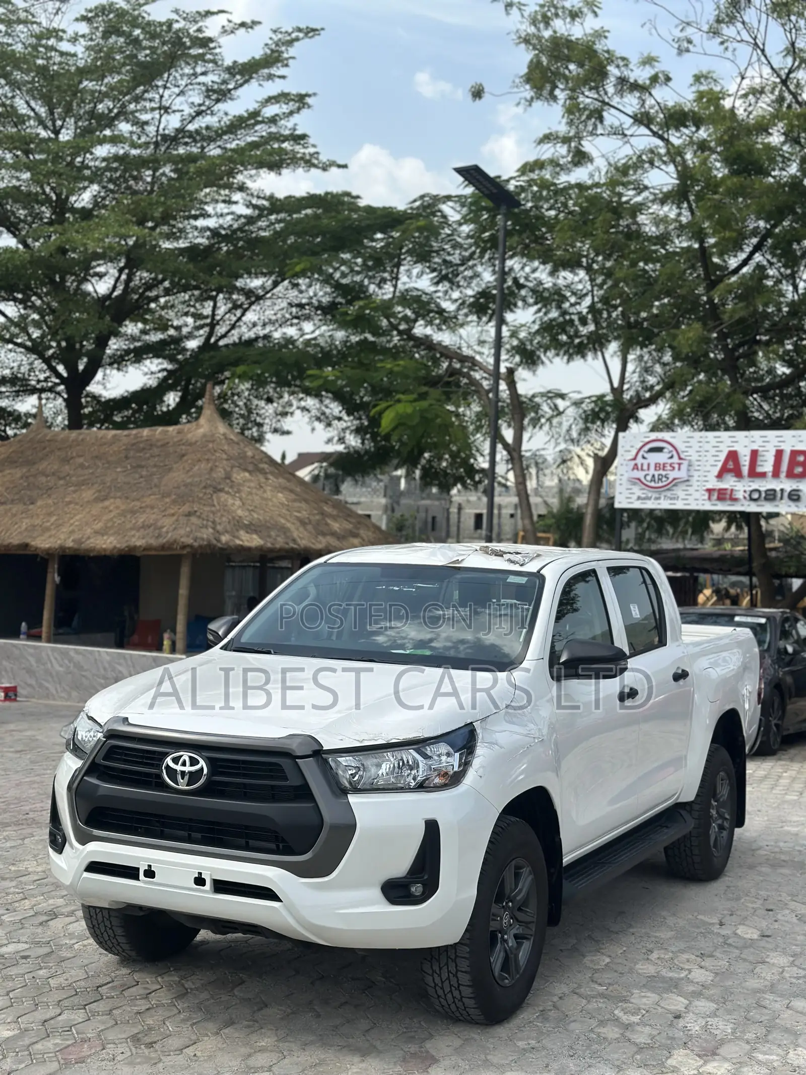 Toyota Hilux 2025 White