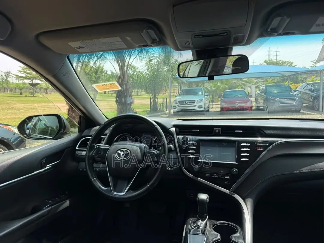 Toyota Camry SE FWD (2.5L 4cyl 8AM) 2018 Black