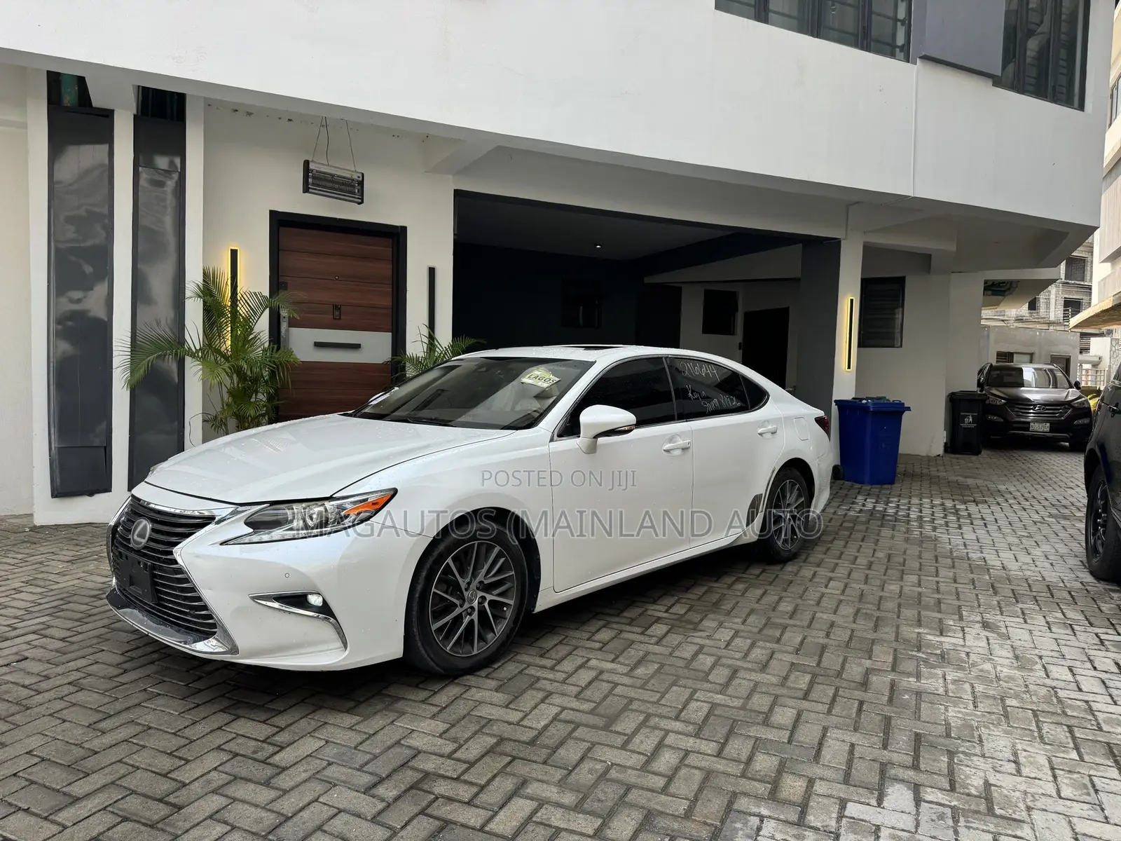 Lexus ES 350 FWD 2016 White