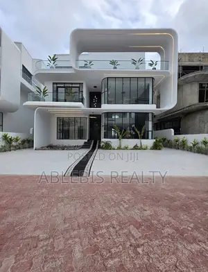5bdrm Duplex in Osapa London for sale