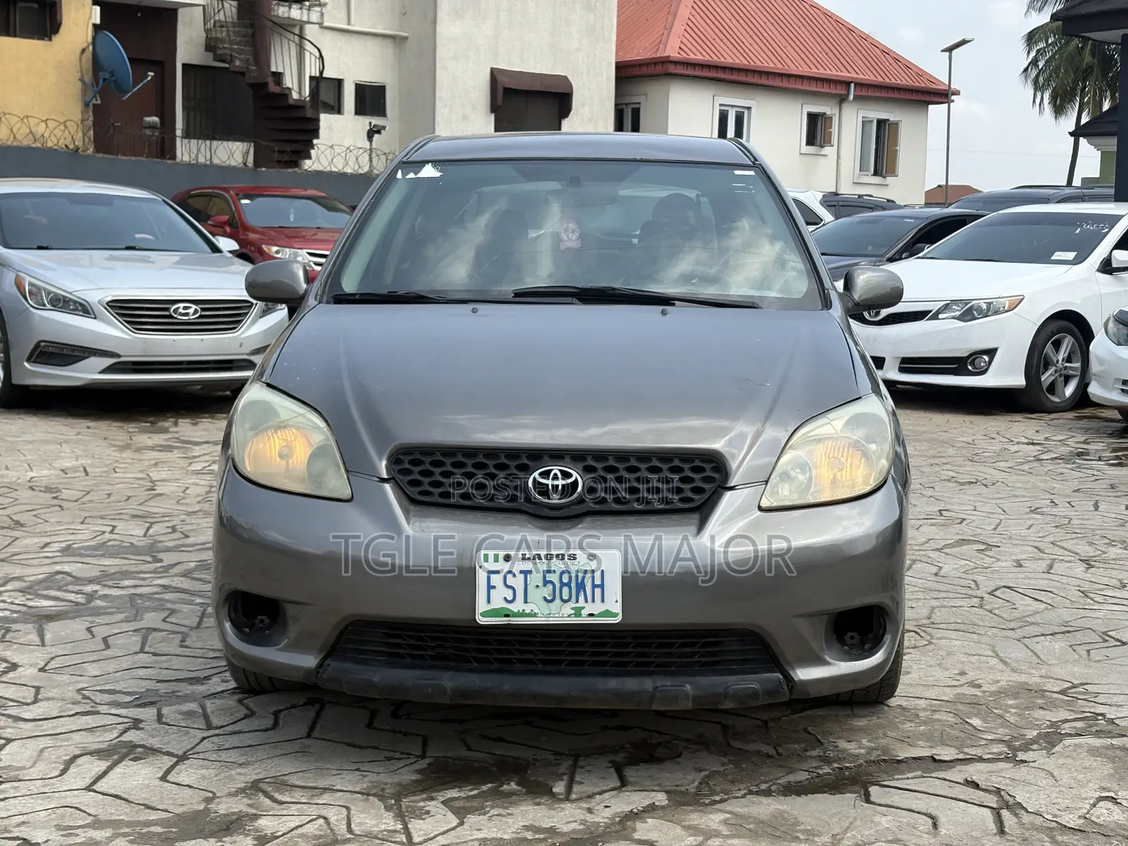 Toyota Matrix Hatchback AWD (1.8L 4cyl 4A) 2005 Gray