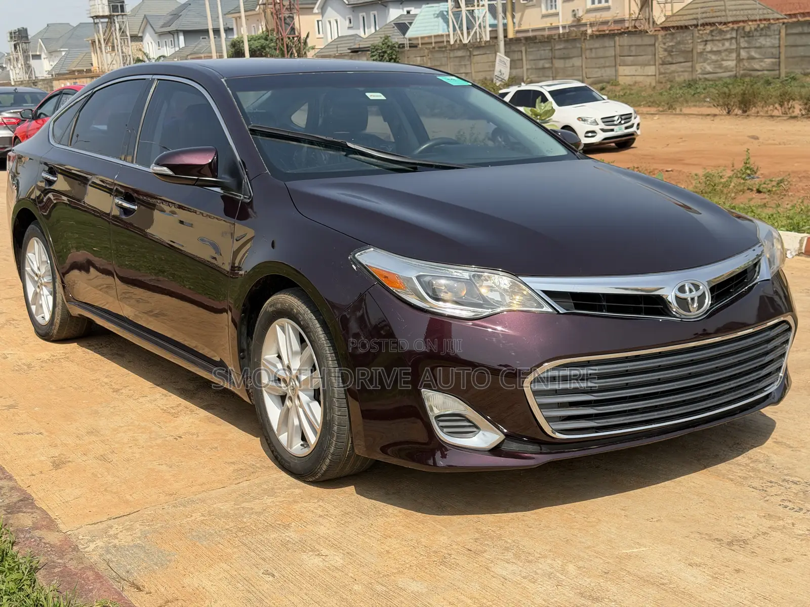 Toyota Avalon XLE Premium Sedan FWD (3.5L 6cyl 6A) 2013 Beige