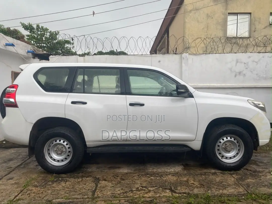 Toyota Land Cruiser 2016 White
