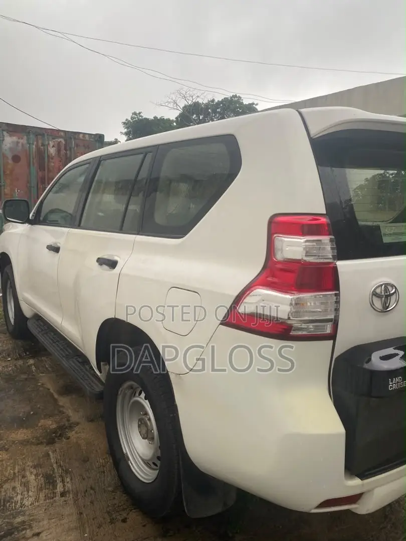 Toyota Land Cruiser 2016 White