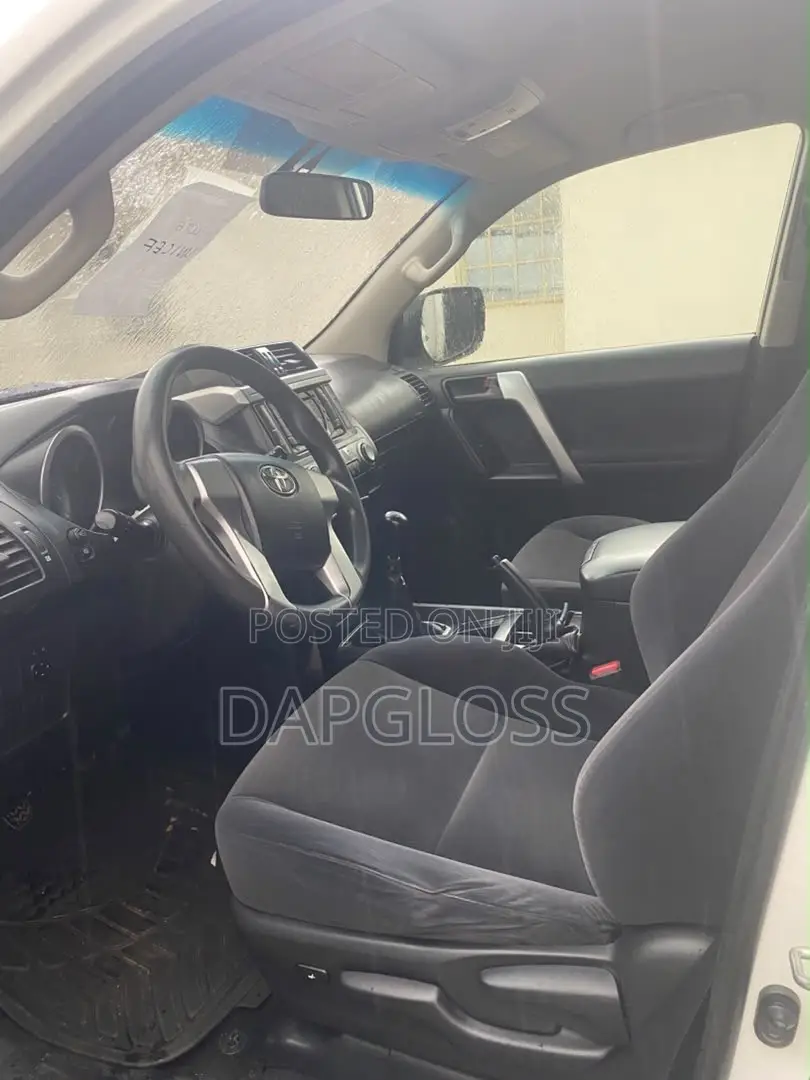 Toyota Land Cruiser 2016 White