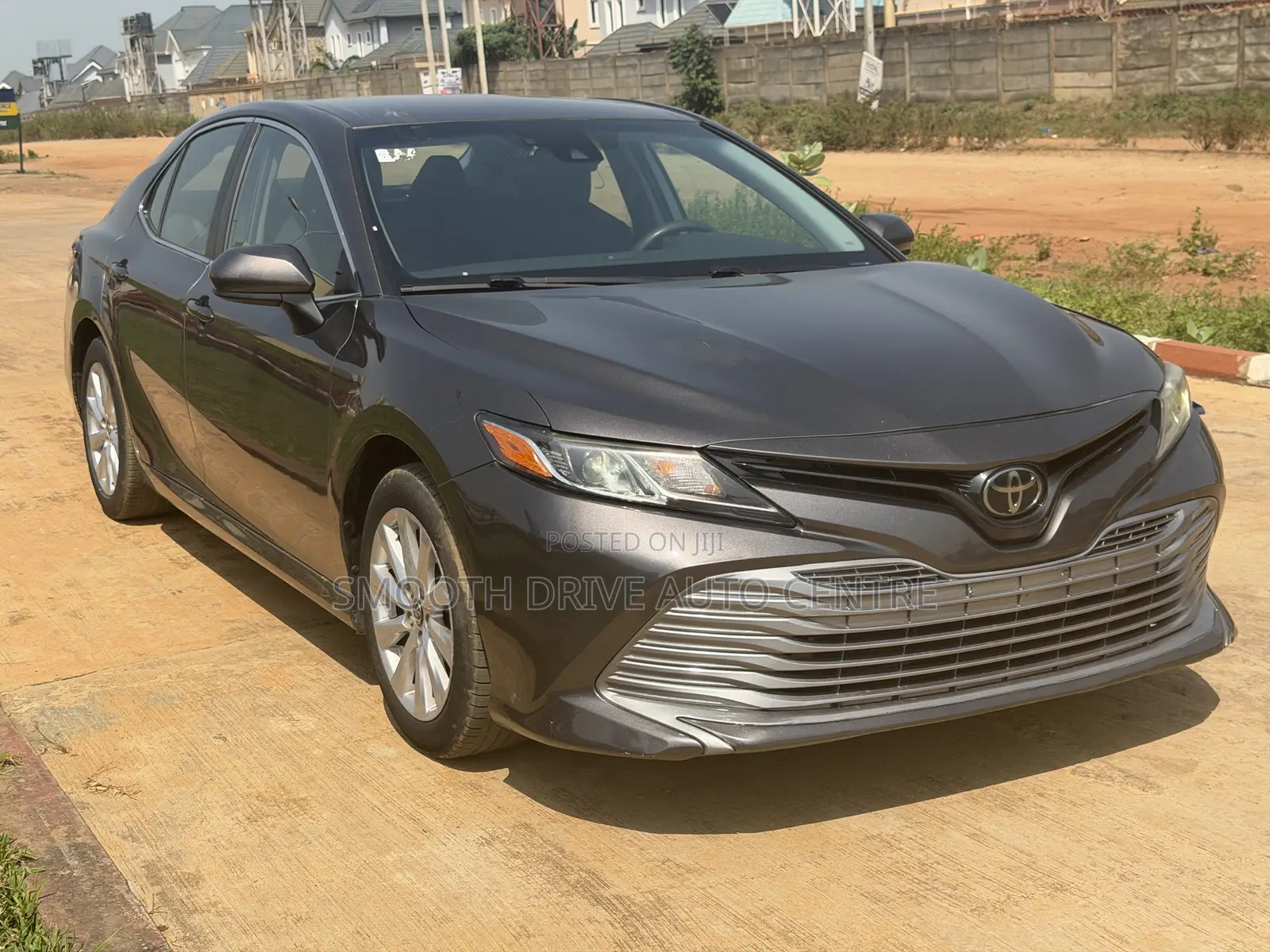 Toyota Camry LE (2.5L 4cyl 8A) 2019 Gray