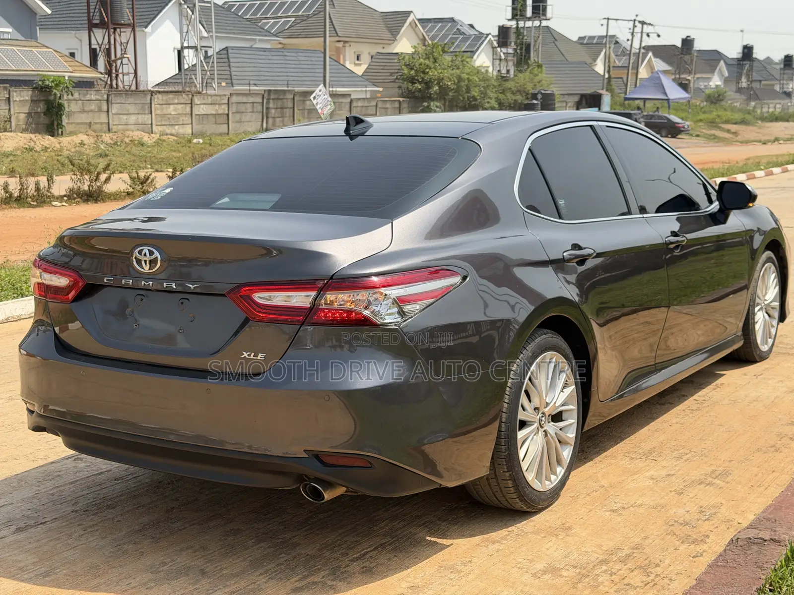 Toyota Camry XLE FWD (2.5L 4cyl 8AM) 2018 Gray