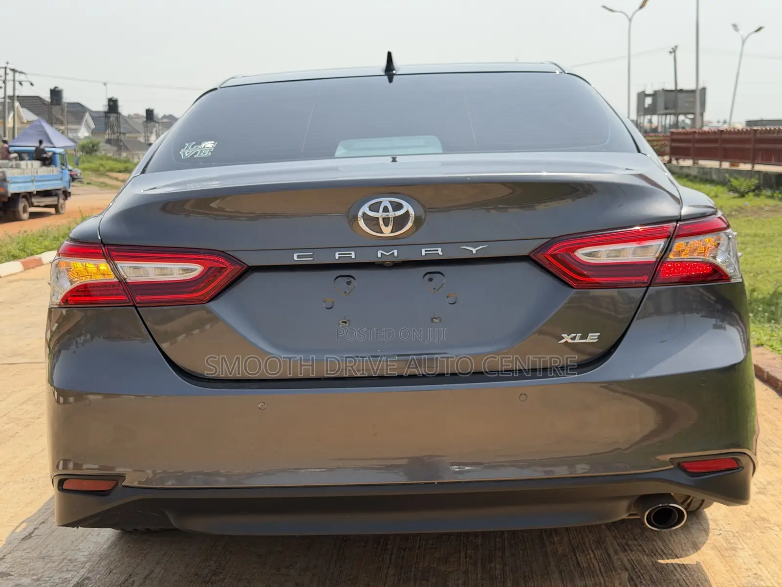 Toyota Camry XLE FWD (2.5L 4cyl 8AM) 2018 Gray