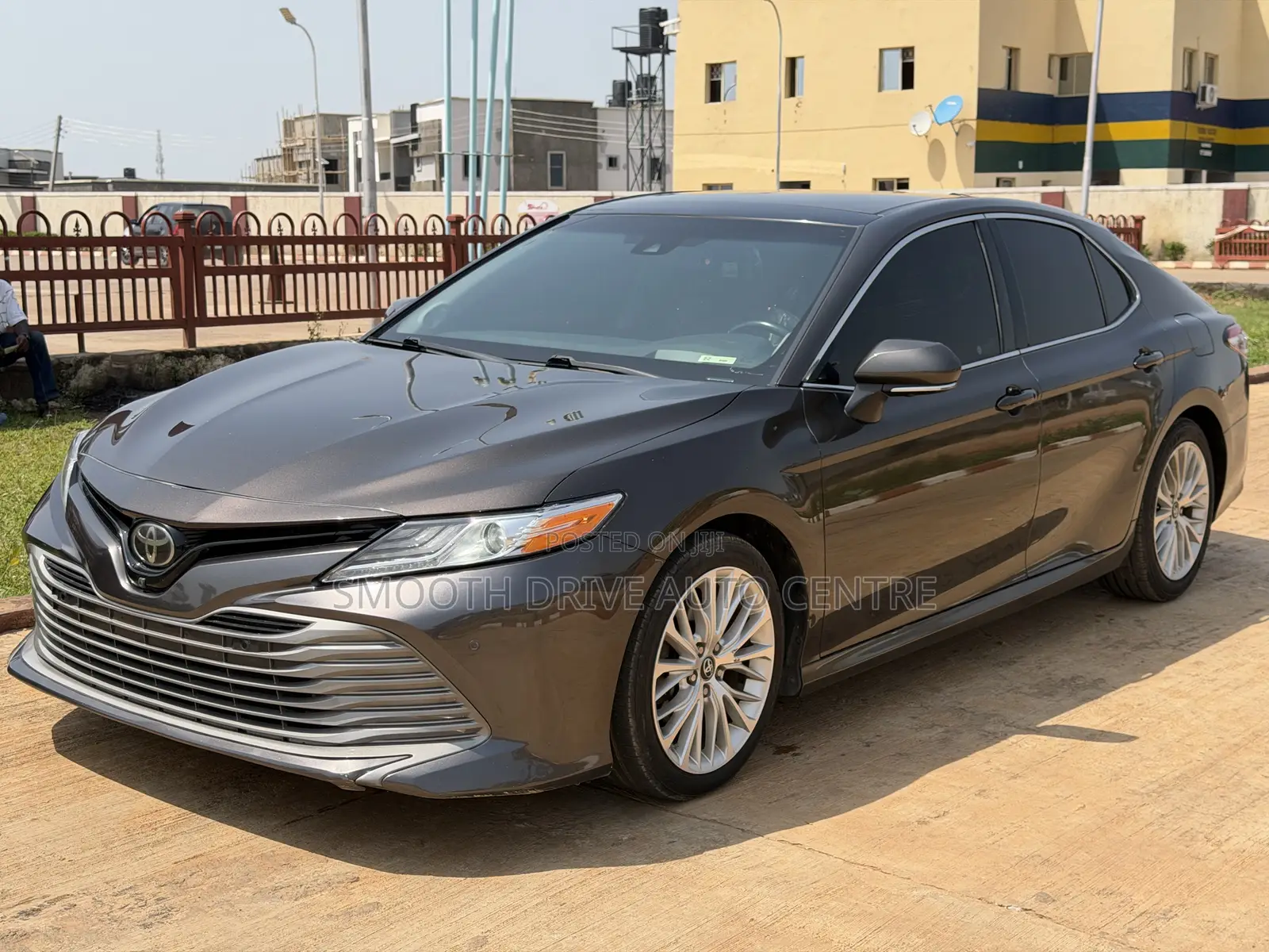 Toyota Camry XLE FWD (2.5L 4cyl 8AM) 2018 Gray