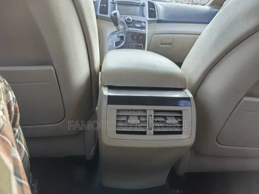 Toyota Venza XLE 2010 Blue
