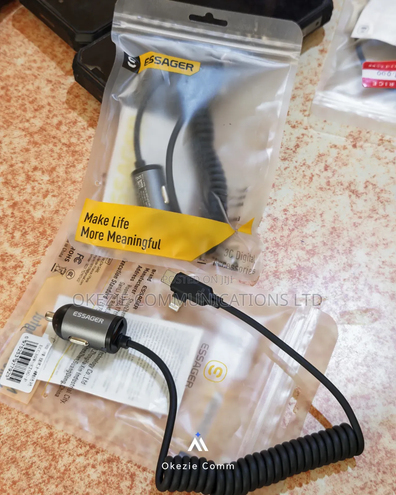 Essager 30w Car Charger, With TypeC / Lightning Cable