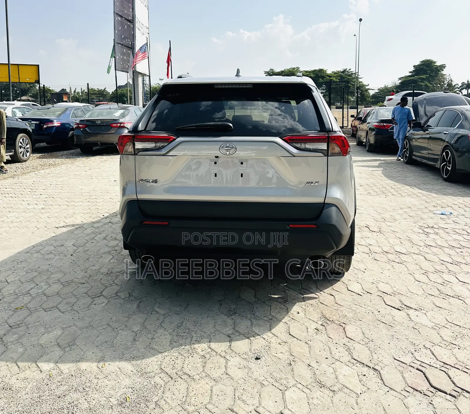Toyota RAV4 XLE FWD 2024 Silver