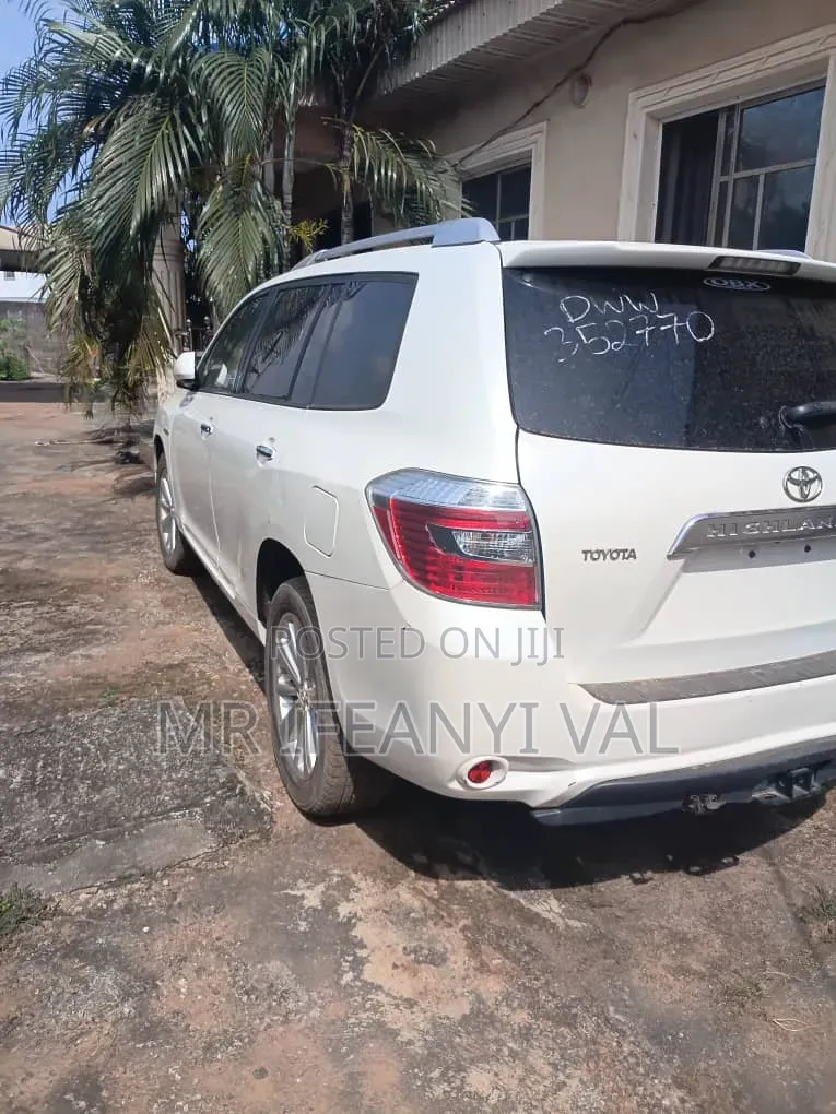 Toyota Highlander Hybrid 2010 White