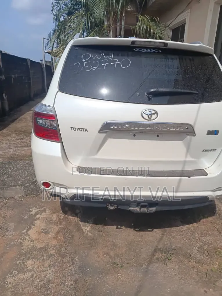 Toyota Highlander Hybrid 2010 White