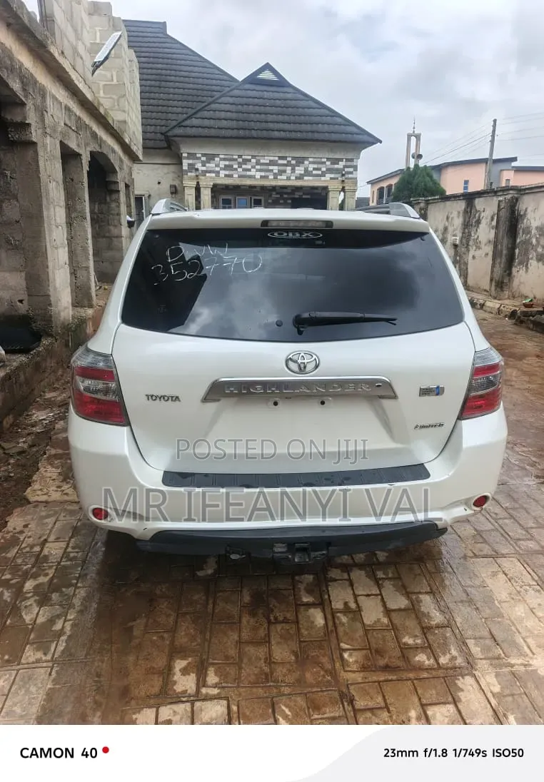 Toyota Highlander Hybrid 2010 White