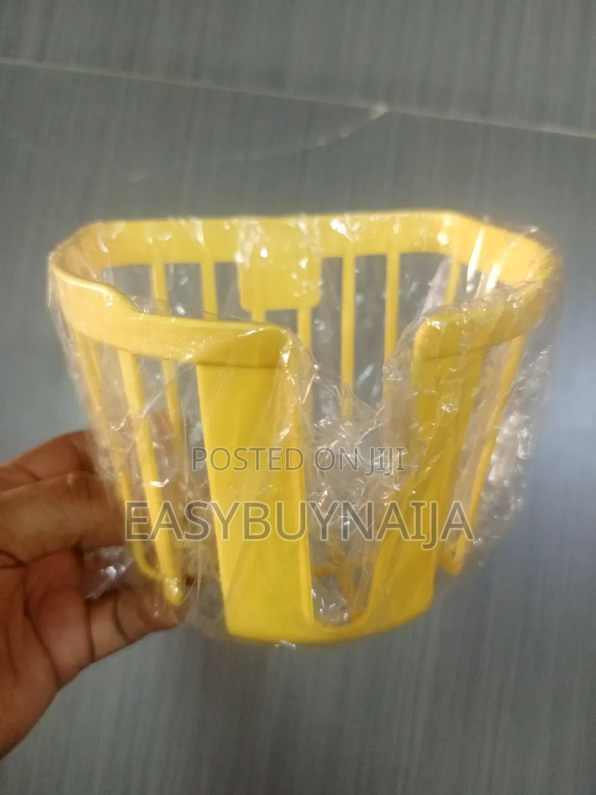 Tissue Holder