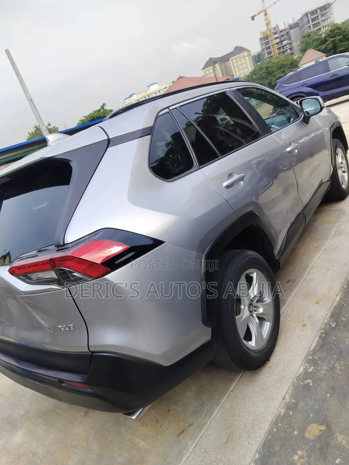 Toyota RAV4 XLE 2021 Silver