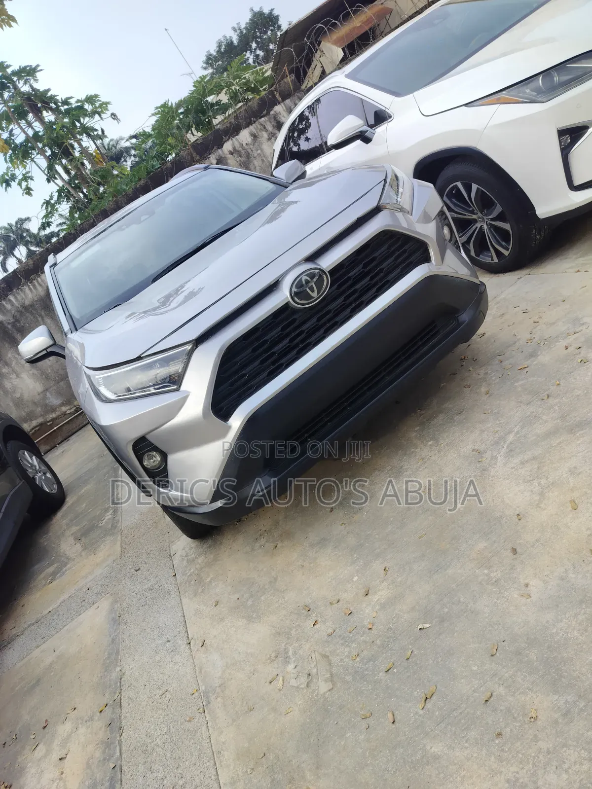 Toyota RAV4 XLE 2021 Silver