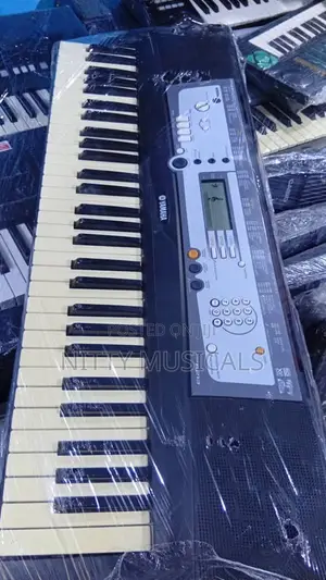 PSR-213 Yamaha Keyboard (Uk-Used)