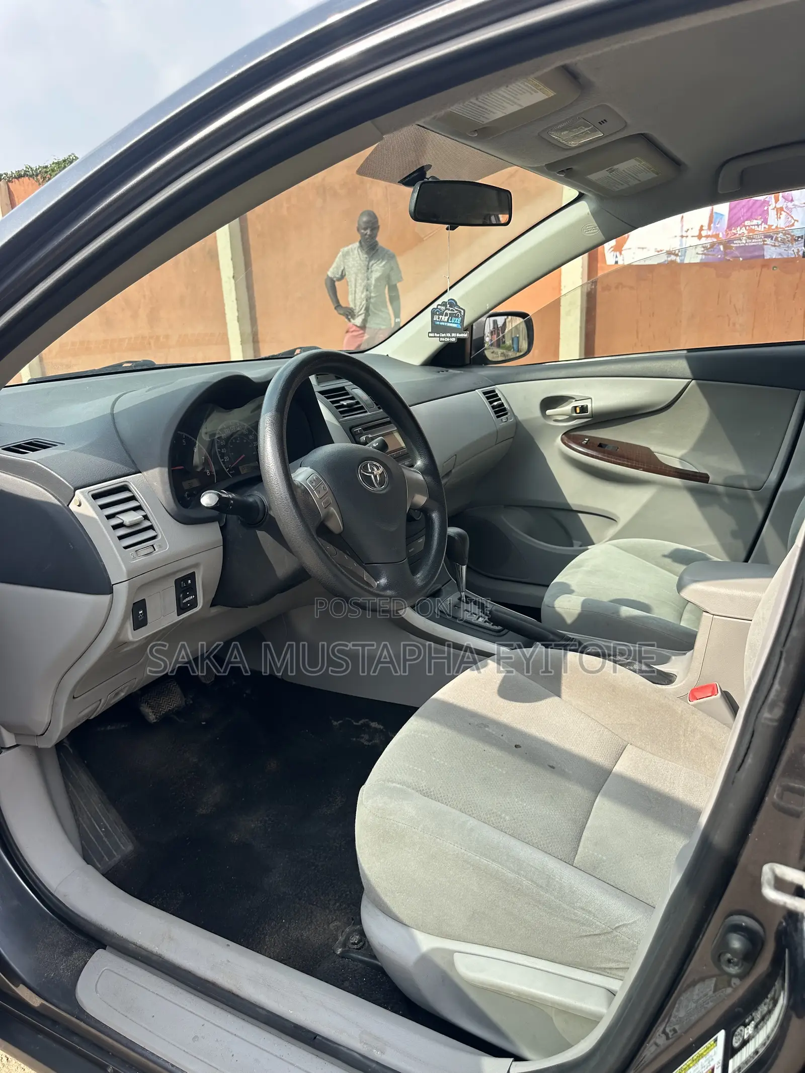 Toyota Corolla LE 4dr Sedan (1.8L 4cyl 4A) 2013 Gray
