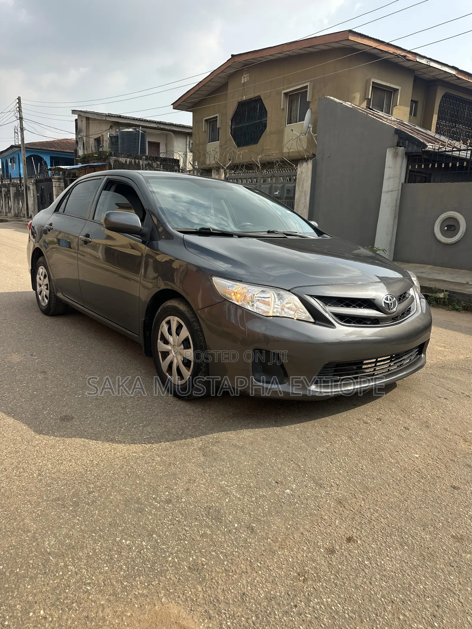 Toyota Corolla LE 4dr Sedan (1.8L 4cyl 4A) 2013 Gray