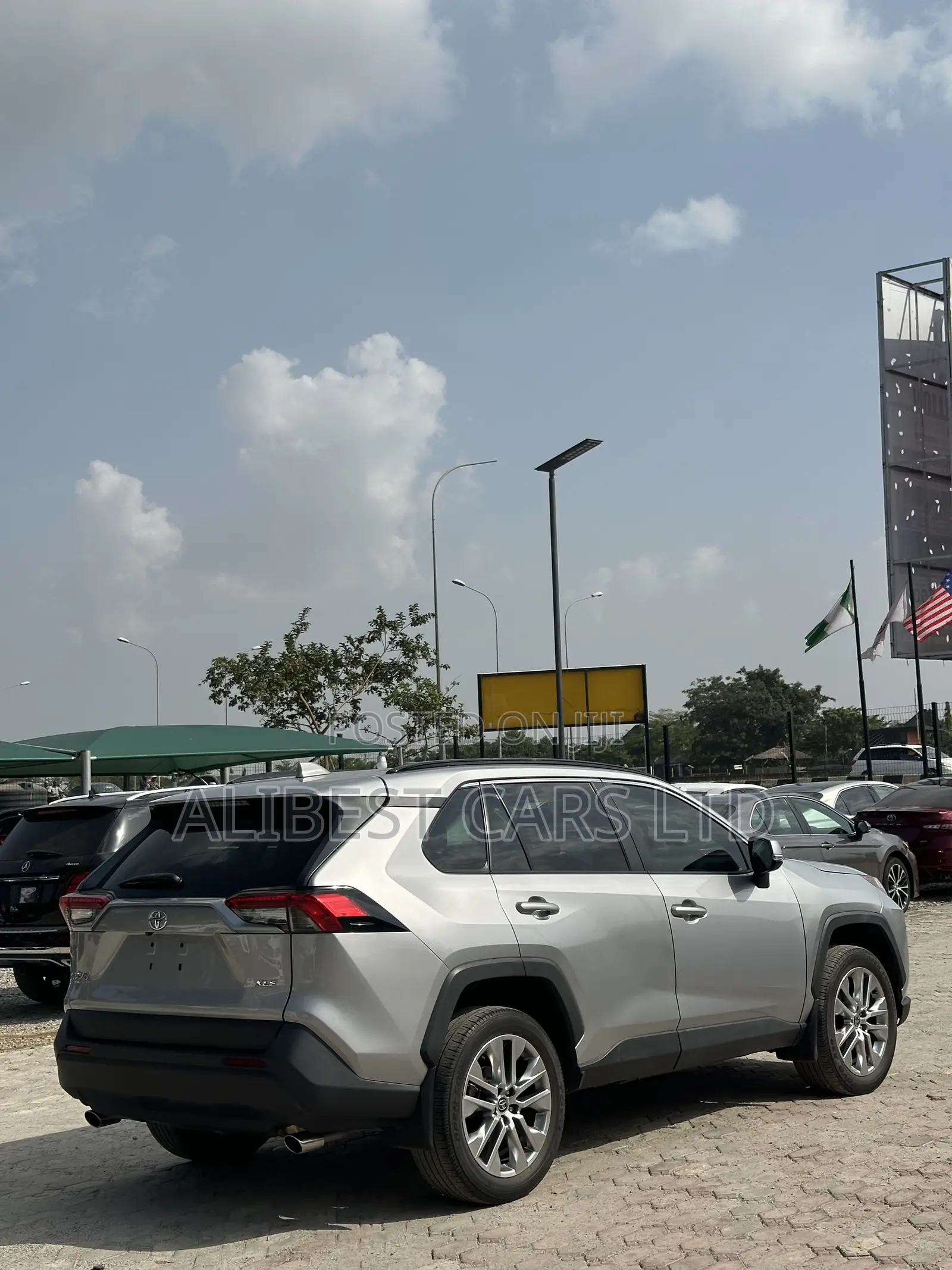 Toyota RAV4 2024 Silver