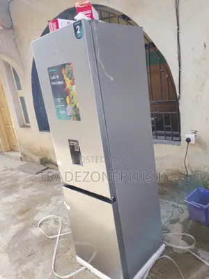 Hisense RD-3DCB Fridge Freezer With Water Dispenser Feature