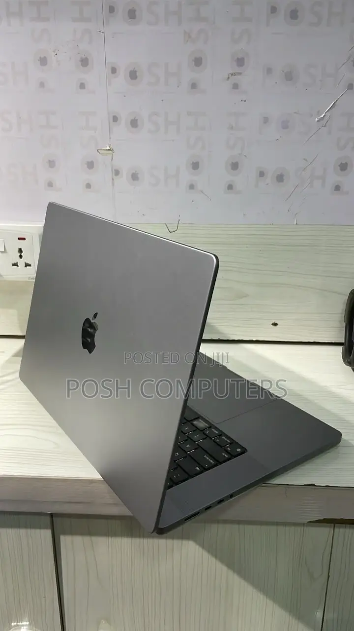 Laptop Apple MacBook Pro 2021 M1 Max 32GB Apple M1 Max SSD 1T