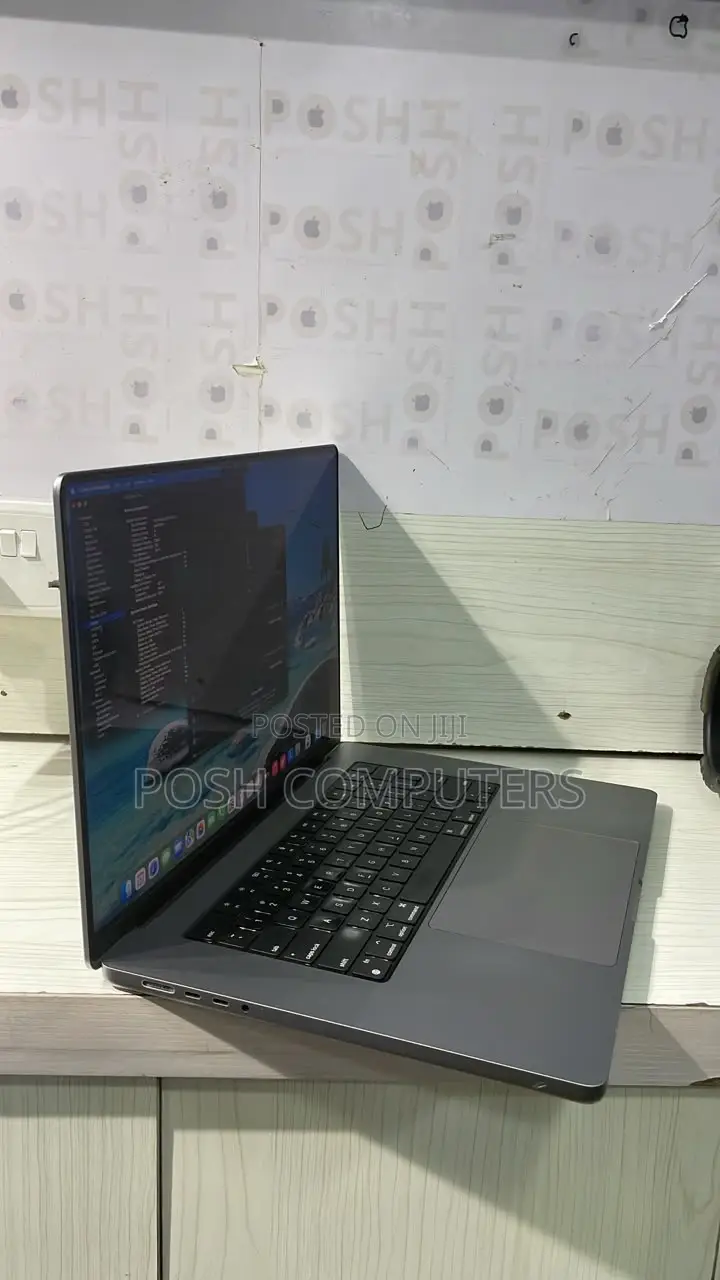 Laptop Apple MacBook Pro 2021 M1 Max 32GB Apple M1 Max SSD 1T