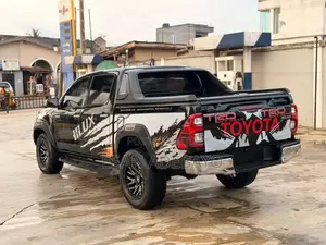 Toyota Hilux 2015 Black