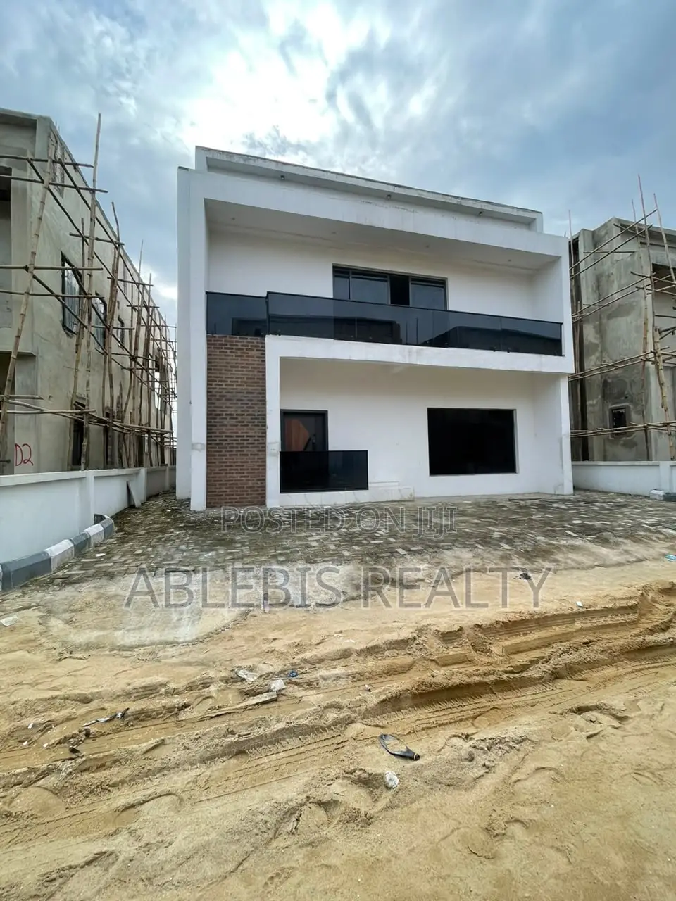 2bdrm Duplex in Ogombo Road for sale