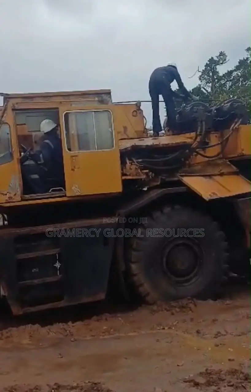 Foreign Used All Terrain 4by4 Mobile Crane TADANO - 50 Tons
