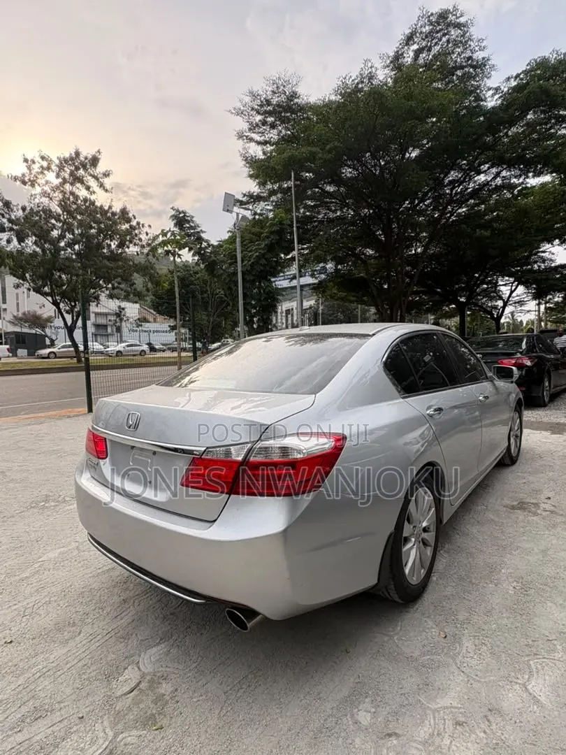 Honda Accord EX 4dr Sedan FWD (2.4L 4cyl 2A) 2013 Silver