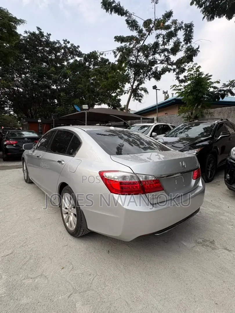Honda Accord EX 4dr Sedan FWD (2.4L 4cyl 2A) 2013 Silver