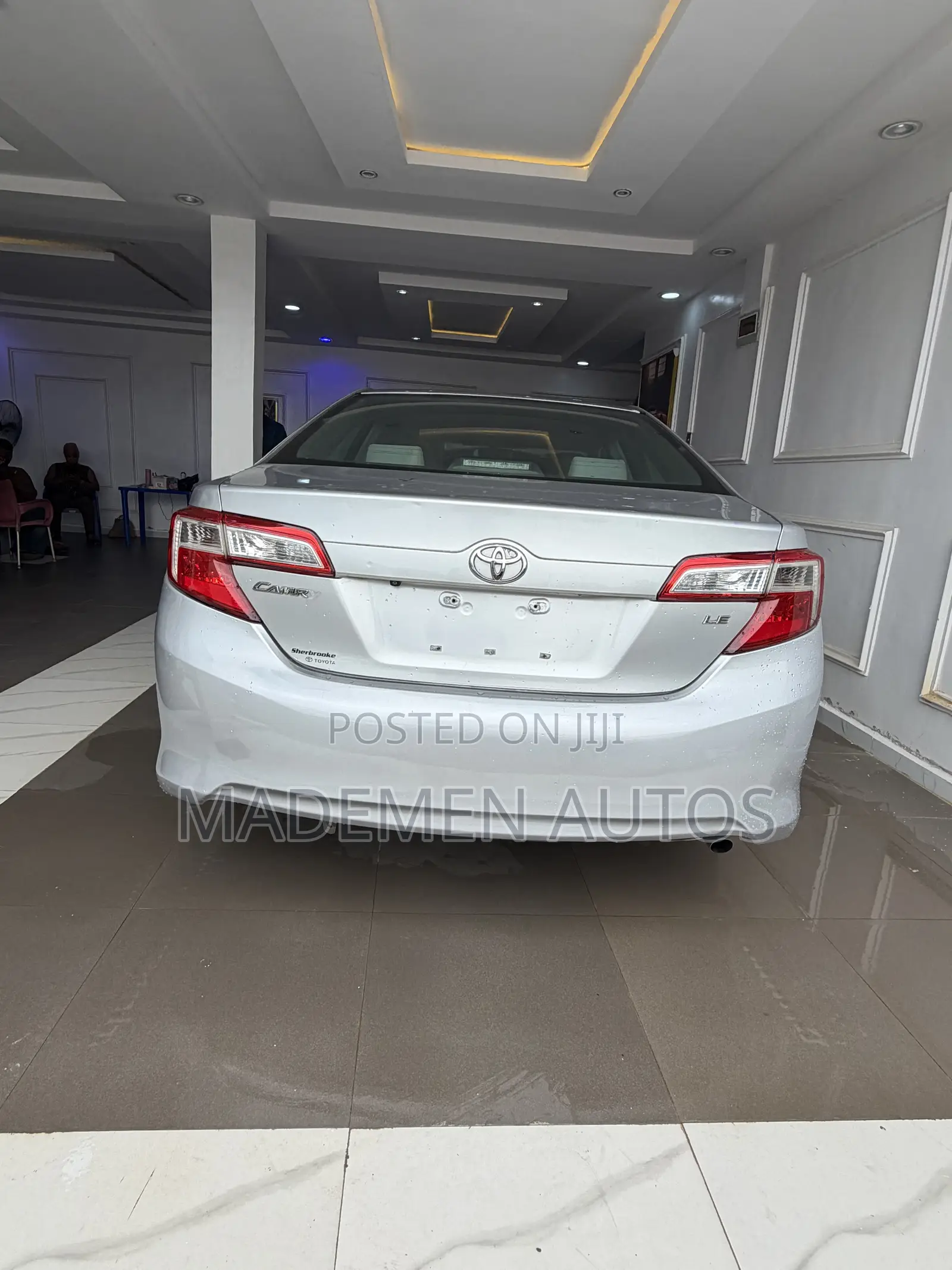 Toyota Camry LE 4dr Sedan w/Prod. End 11/13 (2.5L 4cyl 6A) 2014 Silver