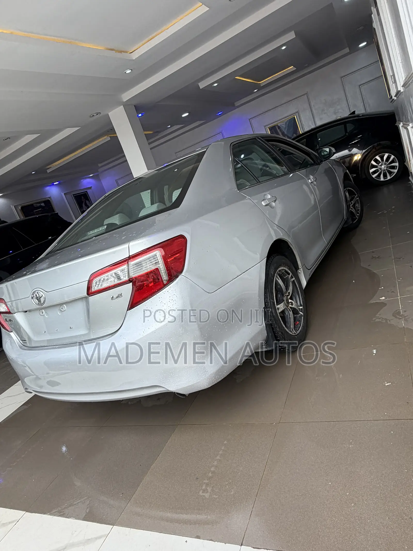 Toyota Camry LE 4dr Sedan w/Prod. End 11/13 (2.5L 4cyl 6A) 2014 Silver