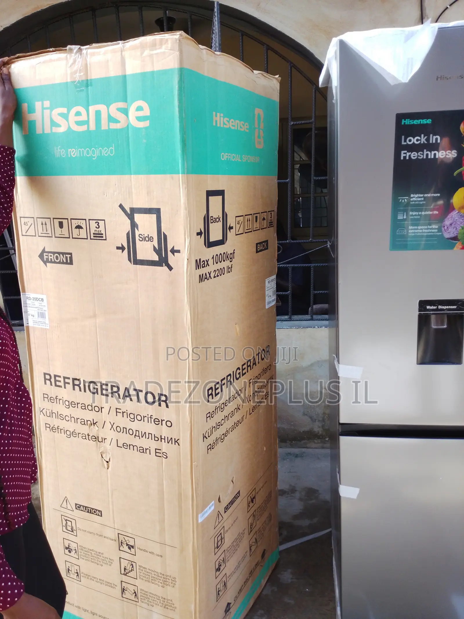 Hisense 264L Fridge With Built-in Water Dispenser for Easy Access