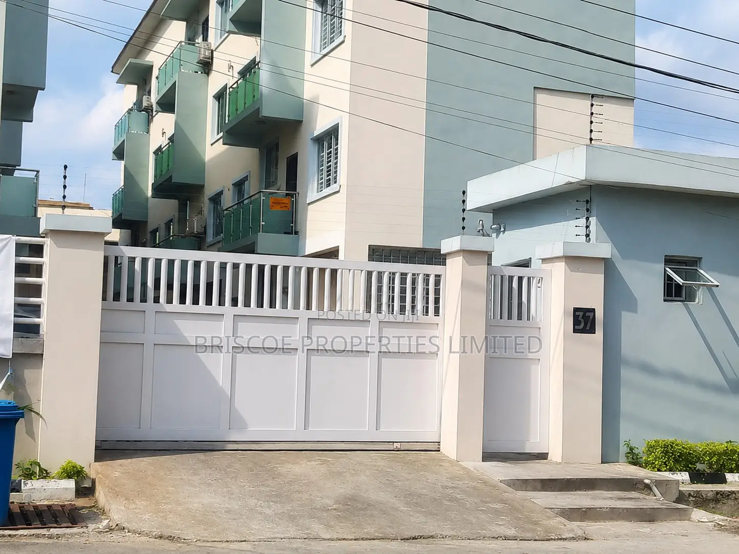 5bdrm Duplex in Opebi for sale