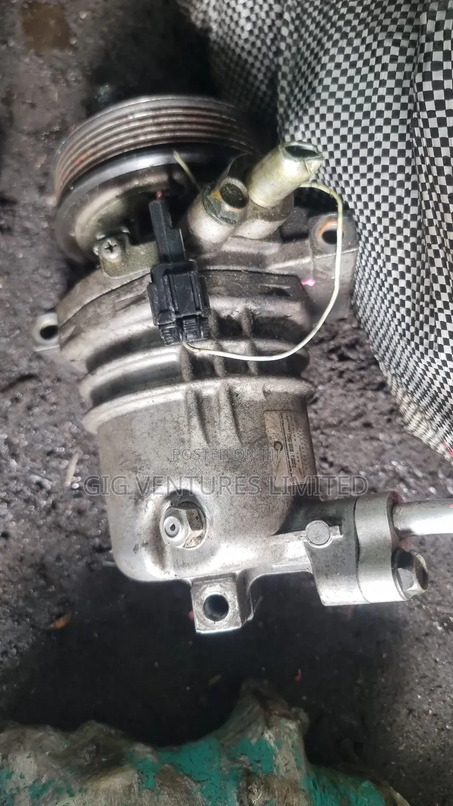 A/C COMPRESSOR Nissan Amira 2012