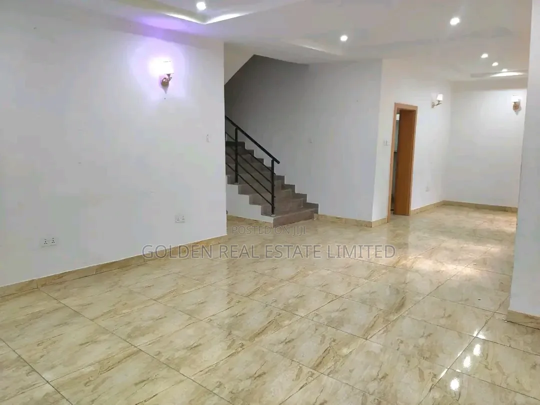 4bdrm Townhouse / Terrace in Guzape District for rent