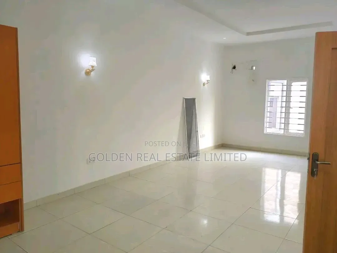 4bdrm Townhouse / Terrace in Guzape District for rent