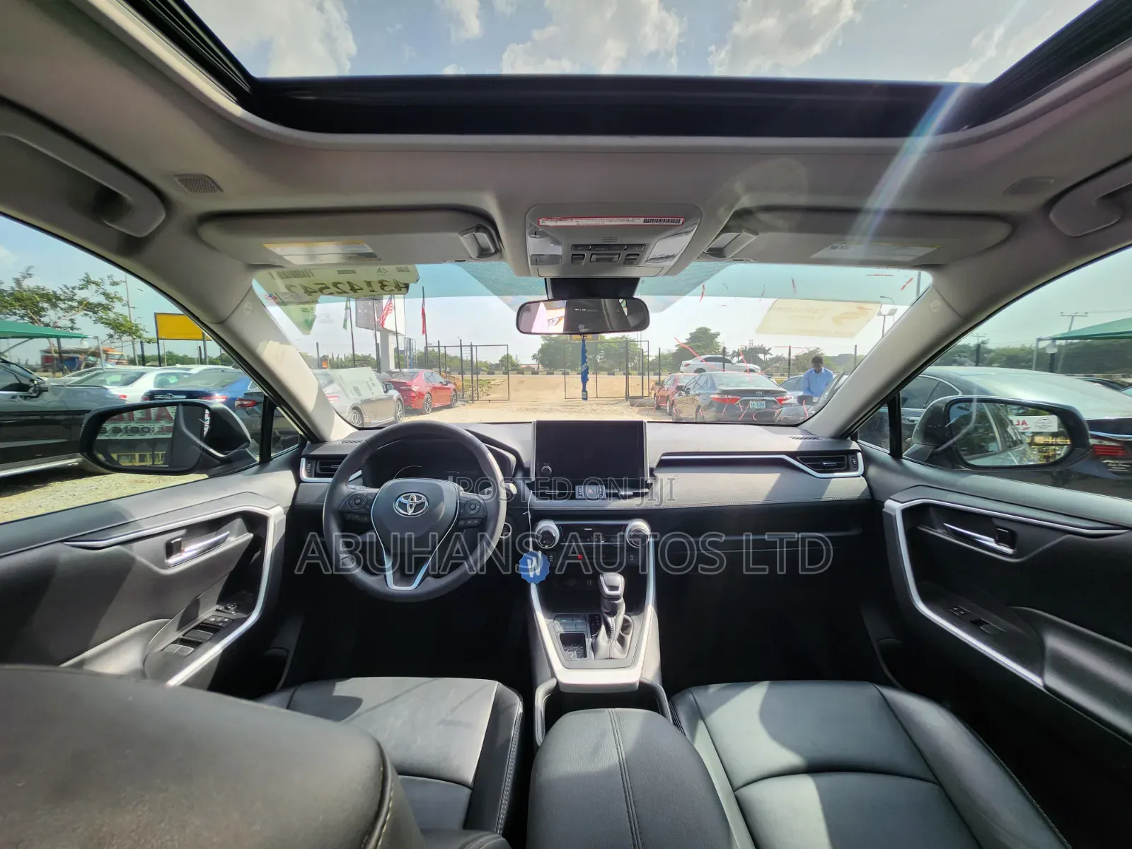 Toyota RAV4 XLE AWD 2024 Silver