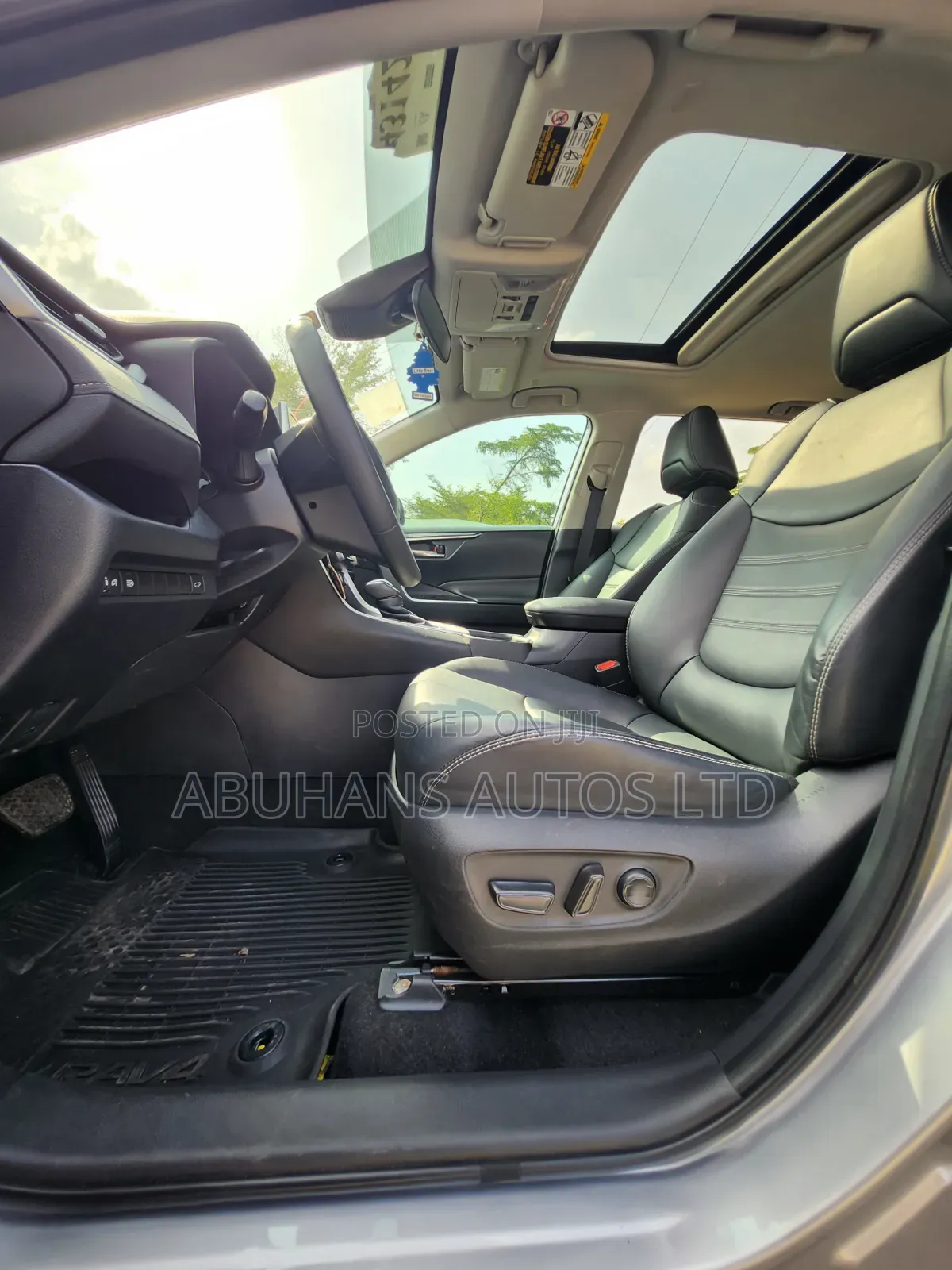 Toyota RAV4 XLE AWD 2024 Silver