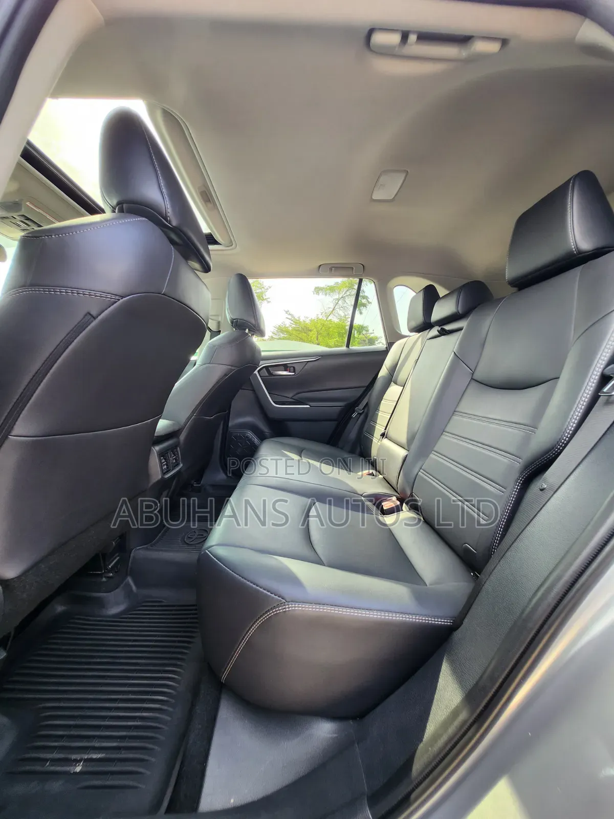 Toyota RAV4 XLE AWD 2024 Silver
