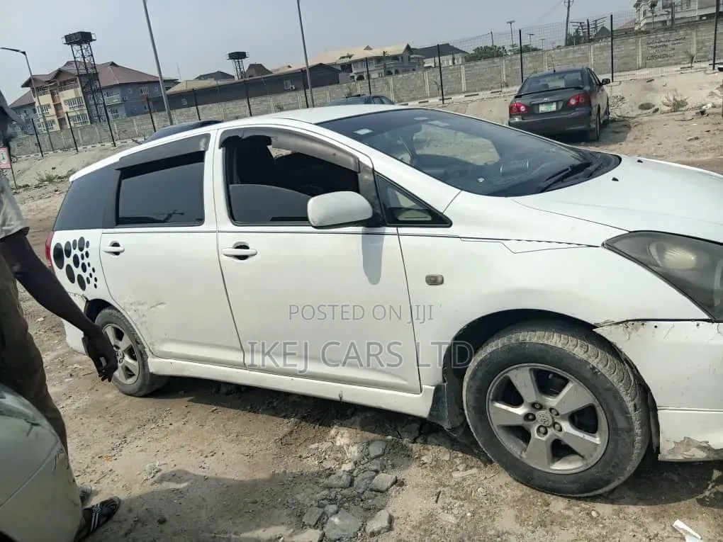 Toyota Corolla 2007 White