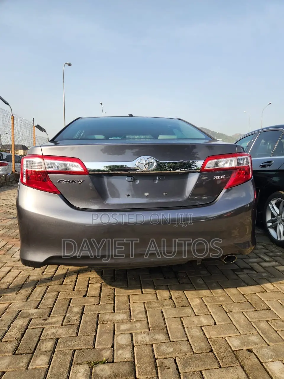 Toyota Camry XLE 4dr Sedan (2.5L 4cyl 6A) 2014 Gray