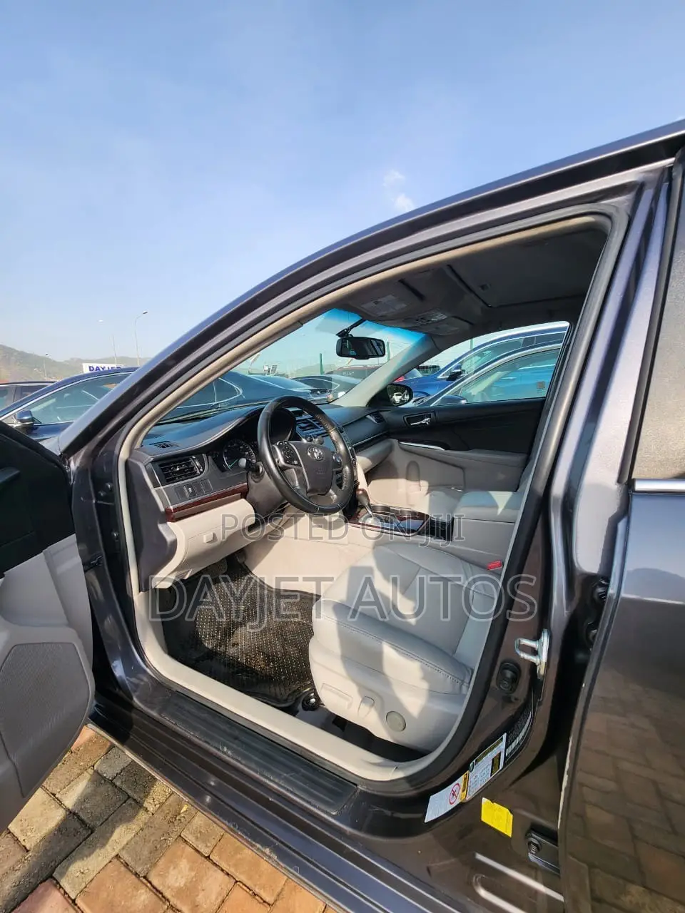 Toyota Camry XLE 4dr Sedan (2.5L 4cyl 6A) 2014 Gray