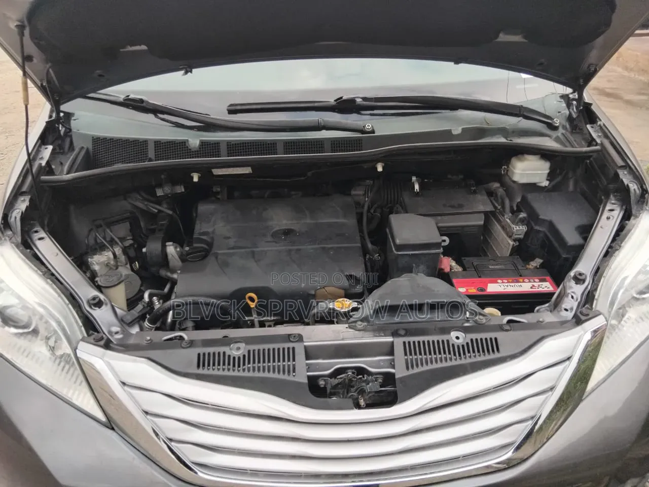 Toyota Sienna 2011 Silver